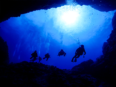 divesite_grotto_03